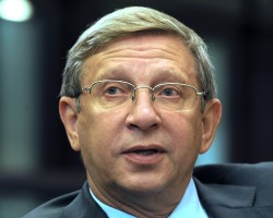 СКР обвиняет В. Евтушенкова в отмывании денежных средств